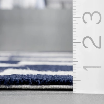 NuLOOM Hand Hooked Vivienne Indoor/ Outdoor Patio Area Rug 4 NuLOOM Hand Hooked Vivienne Indoor/ Outdoor Patio Area Rug - Image 2