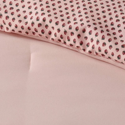 Strawberry Print Reversible Microfiber Comforter & Sheet Set Light Pink - Room Essentials™ 7 Strawberry Print Reversible Microfiber Comforter & Sheet Set Light Pink - Room Essentials™ - Image 5