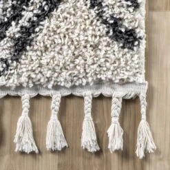 NuLOOM Amanda Moroccan Chevron Tassel Area Rug -Home Decoration Shop GUEST 5239cd1f 7949 4adb 8804 7db143d5709f