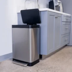 Hefty 52.2L Stainless Waste Step Trash Can -Home Decoration Shop GUEST 628db47b 5c89 40e9 a01f eaadd0ce1010