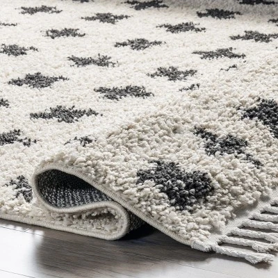 NuLOOM Fatima Cross Cozy Shag Tassel Area Rug 5 NuLOOM Fatima Cross Cozy Shag Tassel Area Rug - Image 3