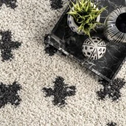 NuLOOM Fatima Cross Cozy Shag Tassel Area Rug 20 NuLOOM Fatima Cross Cozy Shag Tassel Area Rug -Home Decoration Shop GUEST 848ab17a c3f7 4289 ab86 6b028f5f99ef
