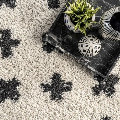 NuLOOM Fatima Cross Cozy Shag Tassel Area Rug 7 NuLOOM Fatima Cross Cozy Shag Tassel Area Rug - Image 5