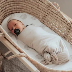 Ely's & Co. Baby Fitted Bassinet Sheet 100% Combed Jersey Cotton Grey And White Dottie Design 8 Ely's & Co. Baby Fitted Bassinet Sheet 100% Combed Jersey Cotton Grey And White Dottie Design -Home Decoration Shop GUEST aa8dfbba b388 4d67 b0ac 4e59e7b827c6