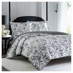 Amberley Quilt Set Laura Ashley -Home Decoration Shop GUEST ab9911d9 ce2c 4b1c 8549 79b7300edb5b