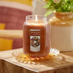 Autumn Wreath 22oz Original Large Jar - Yankee Candle -Home Decoration Shop GUEST c49618a4 2ef6 4dfb 8fad 16263d9d776c